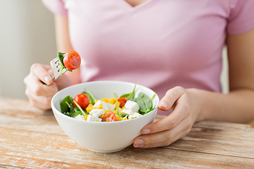 野菜や果物などの抗酸化力の強い食べものを欠かさずに。